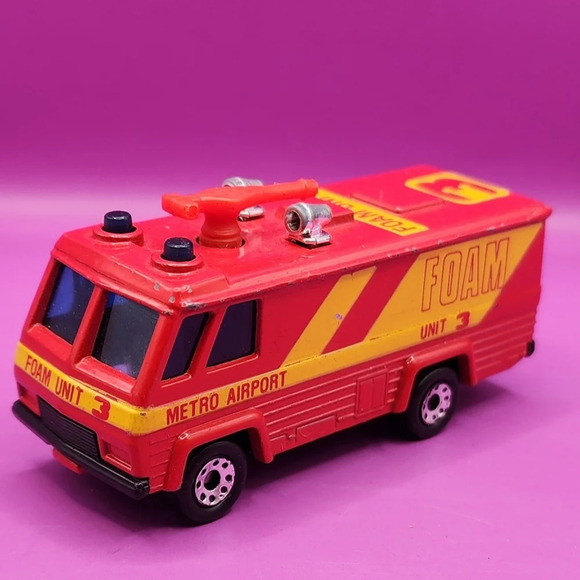 MATCHBOX Other - 1980 Matchbox Command Van Metro Airport Foam Unit 3 Diecast Truck
